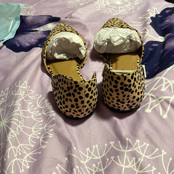 Brand new never work flats - Picture 3 of 4